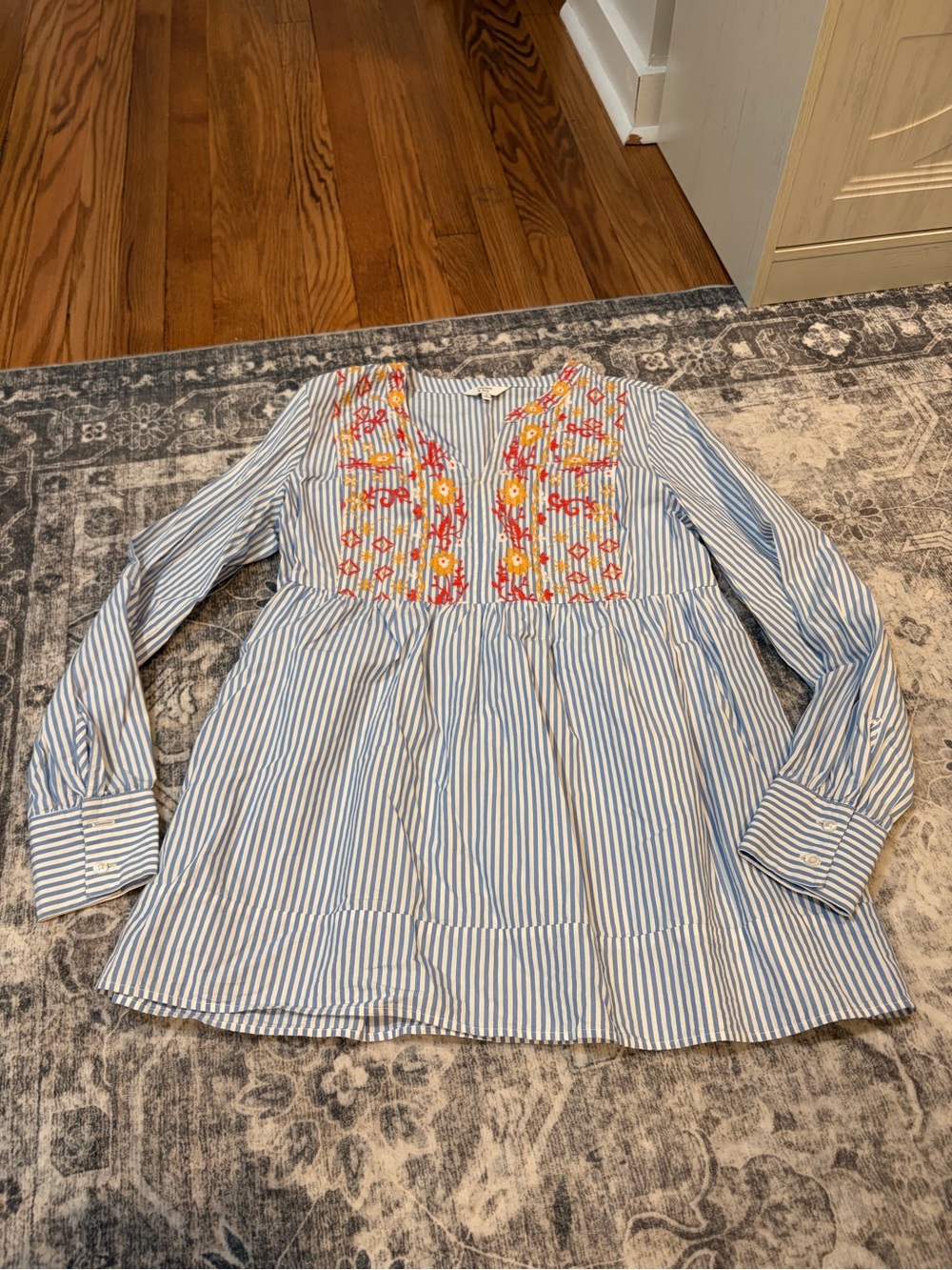 crown & ivy 100% cotton Blue and White Striped Floral Embroidered Peasant Top